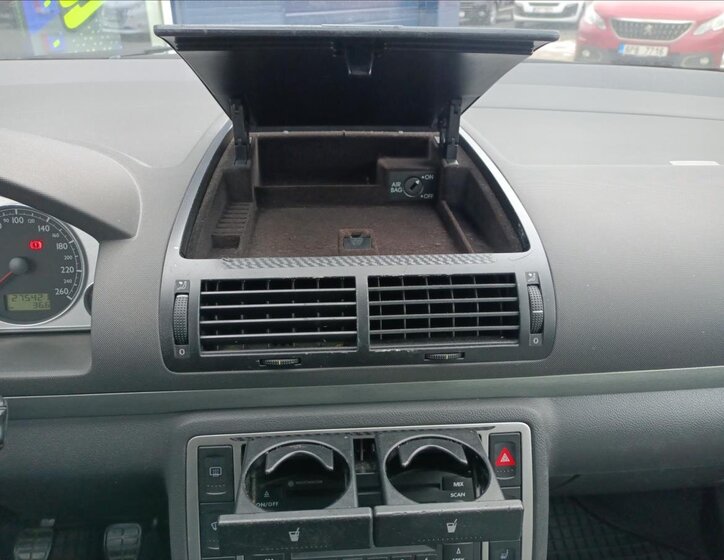 Volkswagen Sharan MPV 2,0 l 103 kw