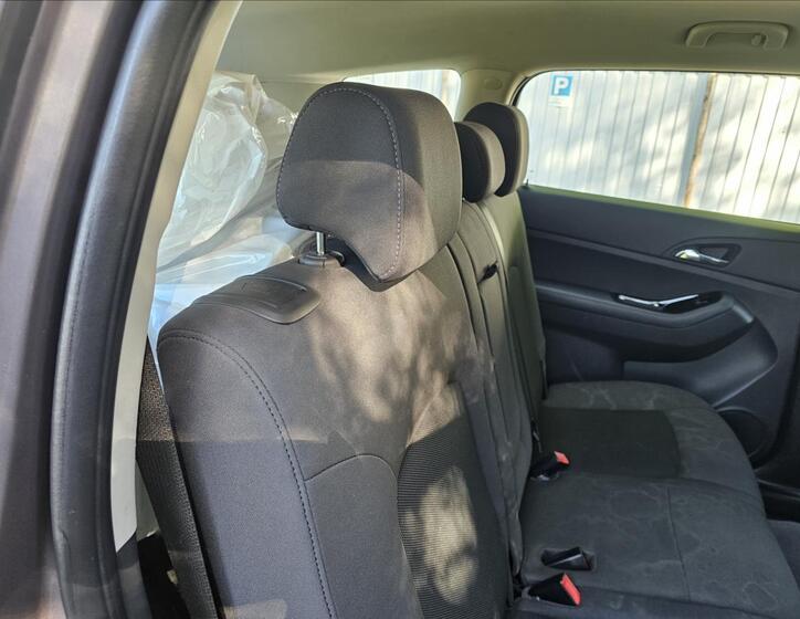 Chevrolet Orlando 23