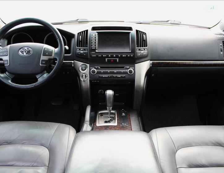 Toyota Land Cruiser 24