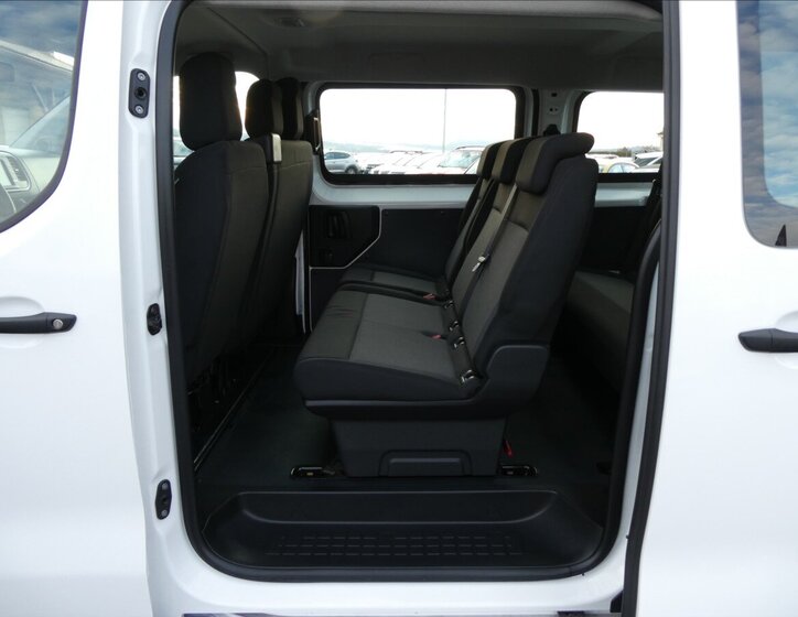 Peugeot Expert Kombi 1,5 l 88 kw