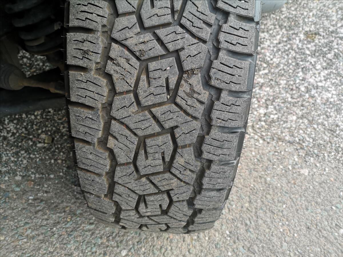 Nissan Pathfinder Kombi 2,5 l 140 kw