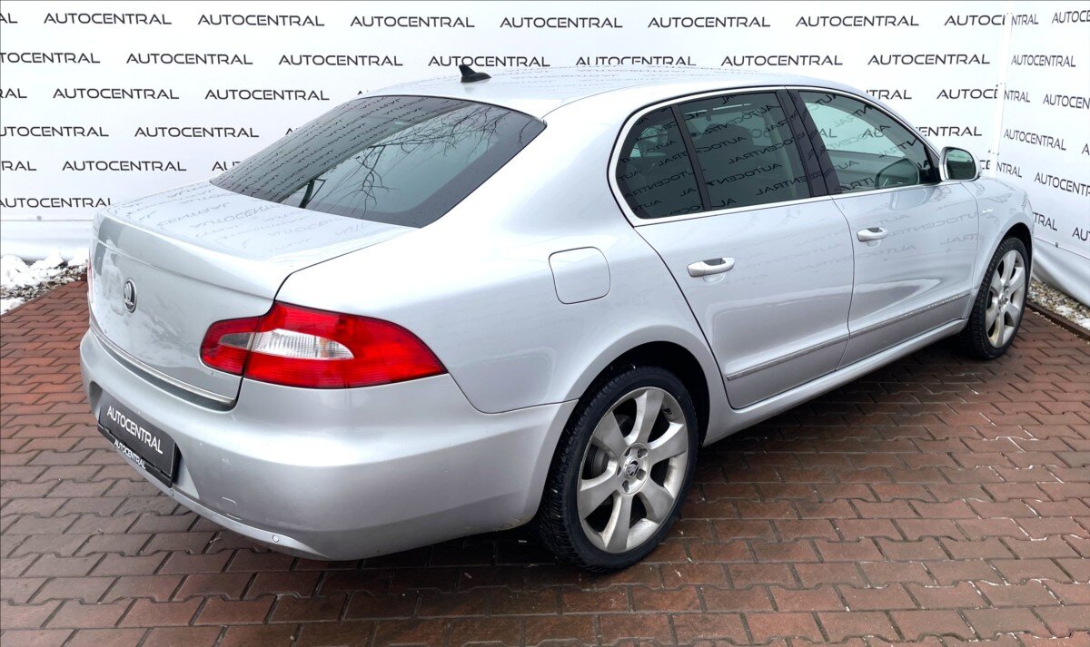 Škoda Superb Liftback 1,8 l 118 kw