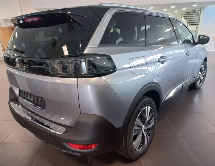 Peugeot 5008 6