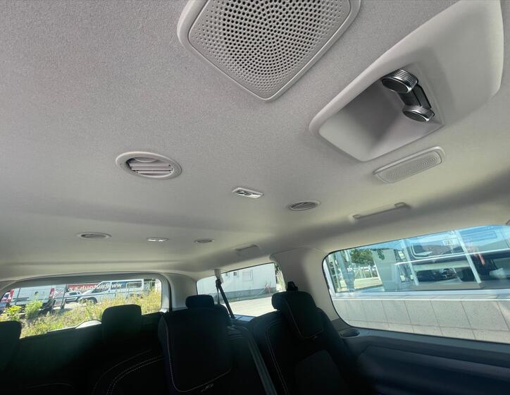 Volkswagen Caravelle 18