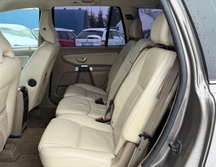 Volvo XC90 Kombi 2,4 l 147 kw