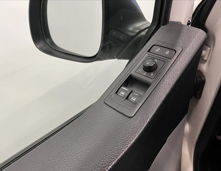 Volkswagen Transporter Kombi 2,0 l 75 kw