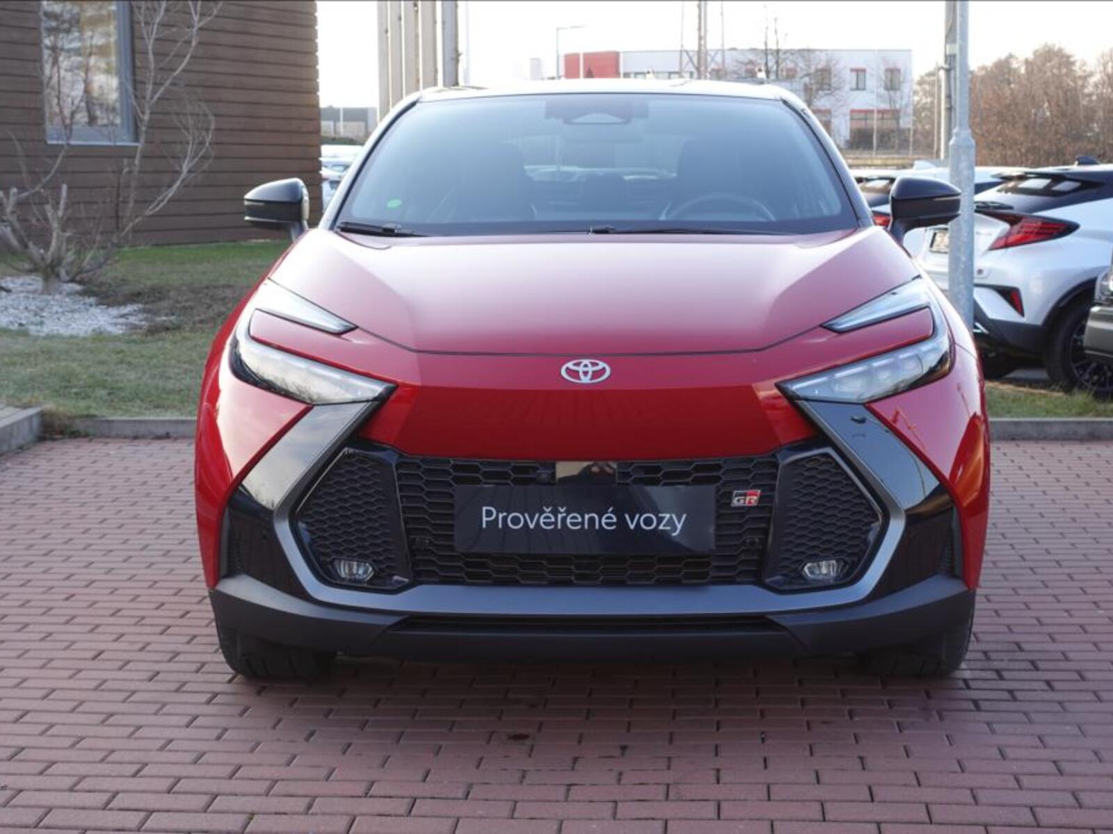 Toyota C-HR 2