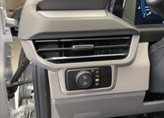 Volkswagen Caravelle 8