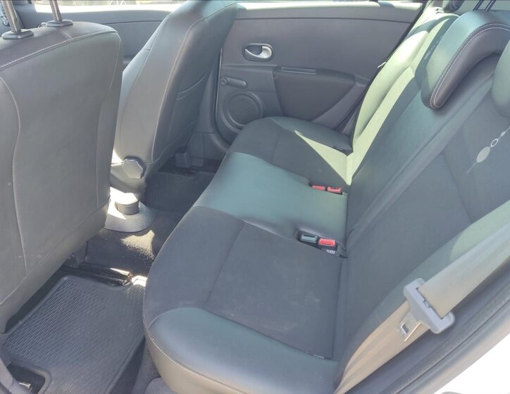 Renault Clio Hatchback 1,1 l 55 kw