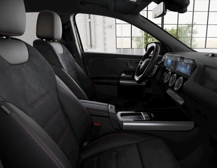 Mercedes-Benz GLA SUV / Terénní 1,3 l 120 kw