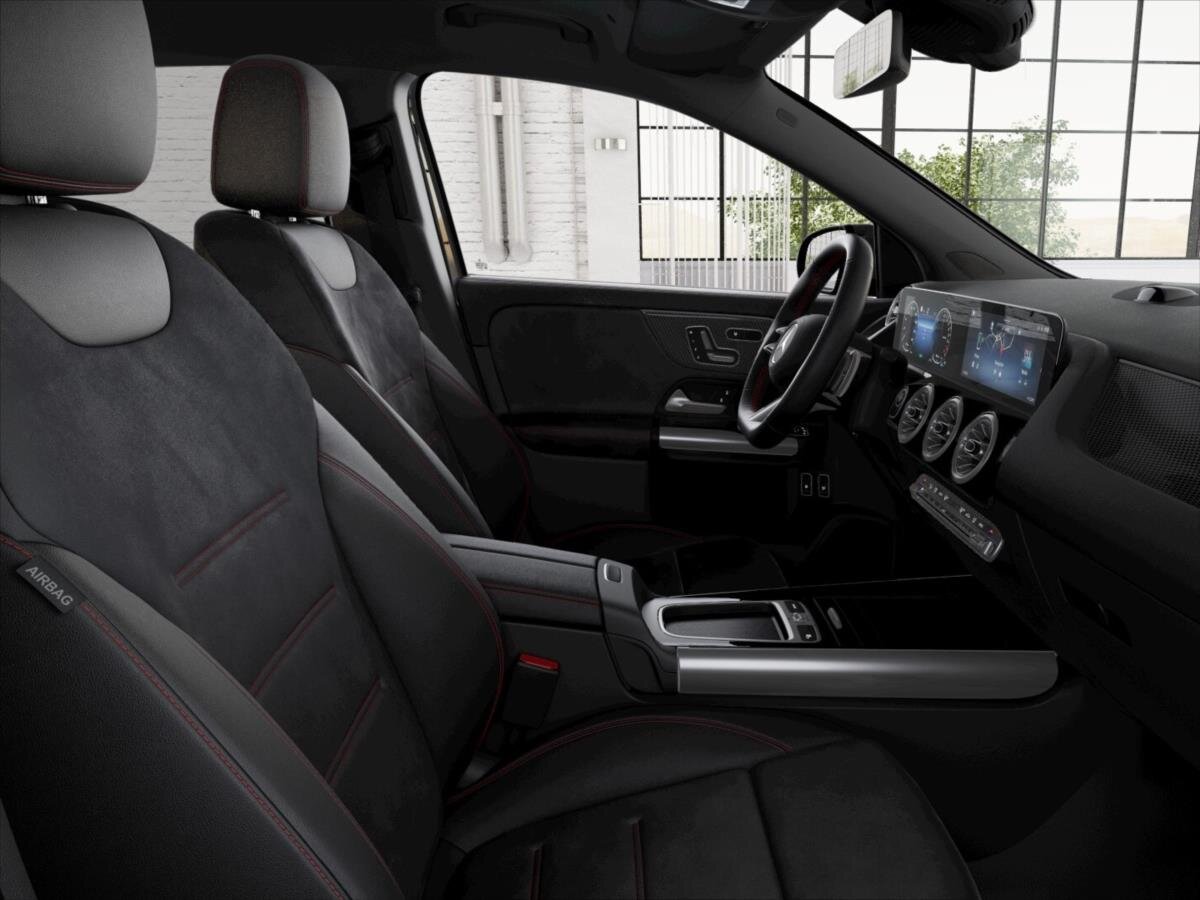 Mercedes-Benz GLA SUV / Terénní 1,3 l 120 kw