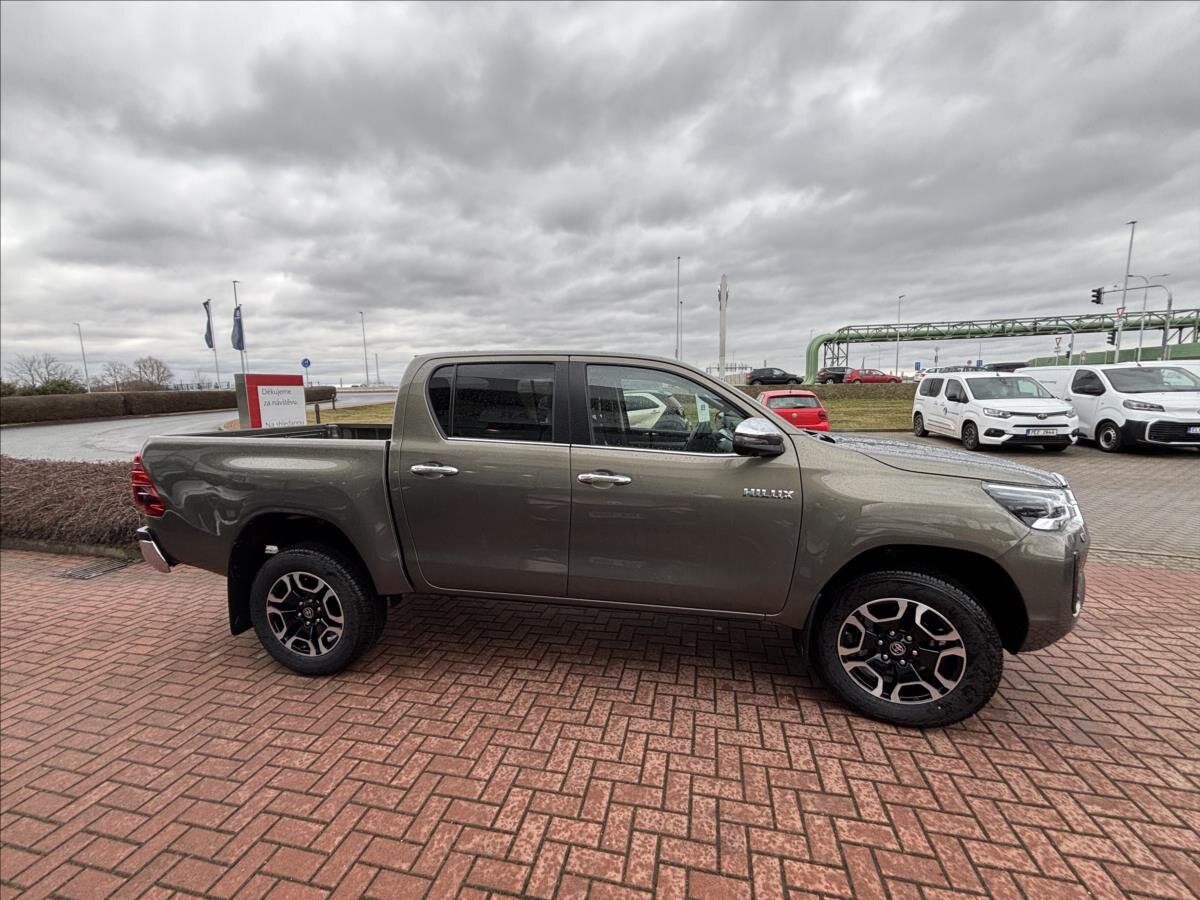 Toyota Hilux Pick-up 2,8 l 150 kw