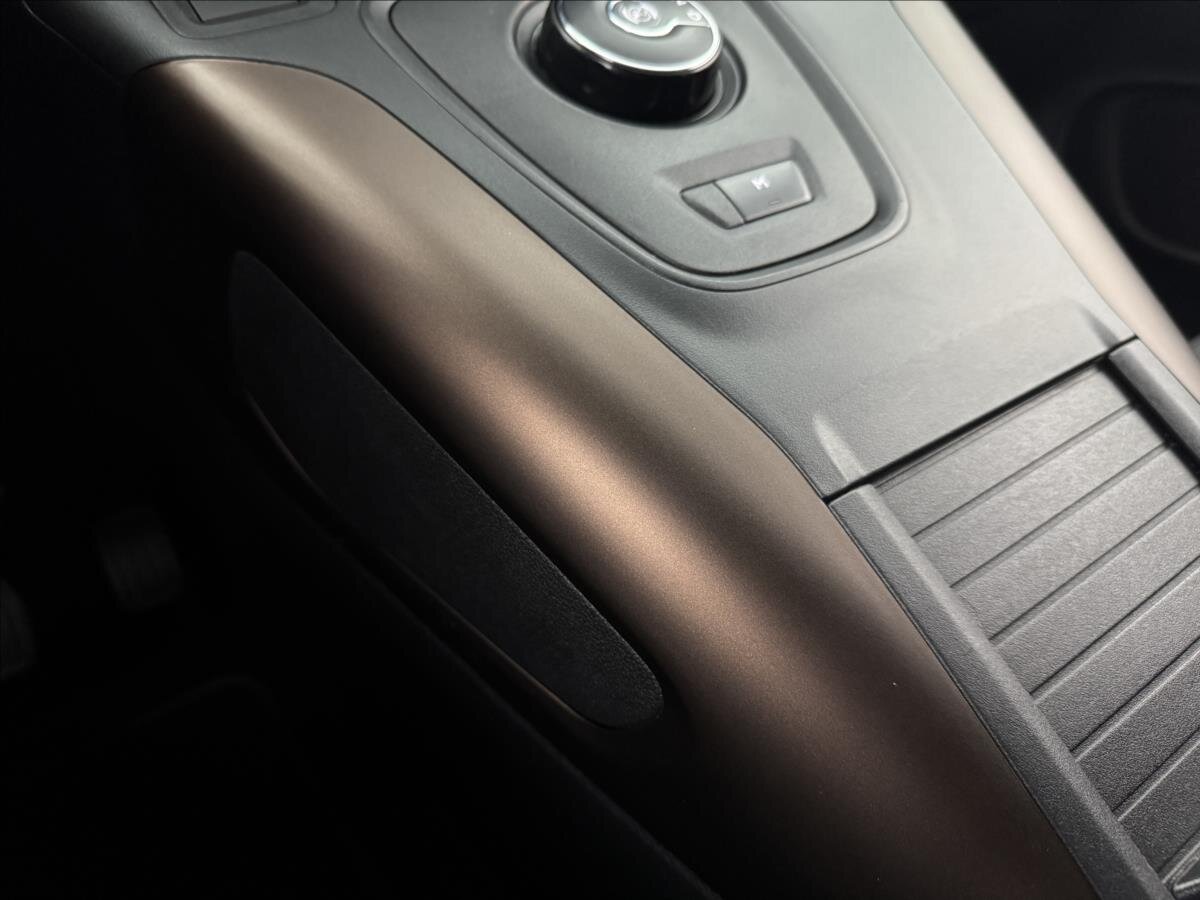 Peugeot Rifter MPV 1,5 l 96 kw