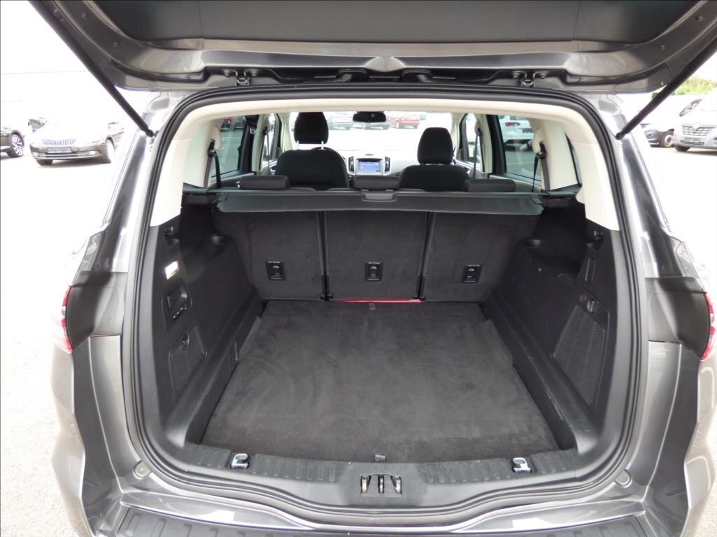 Ford S-MAX MPV 2,0 l 110 kw