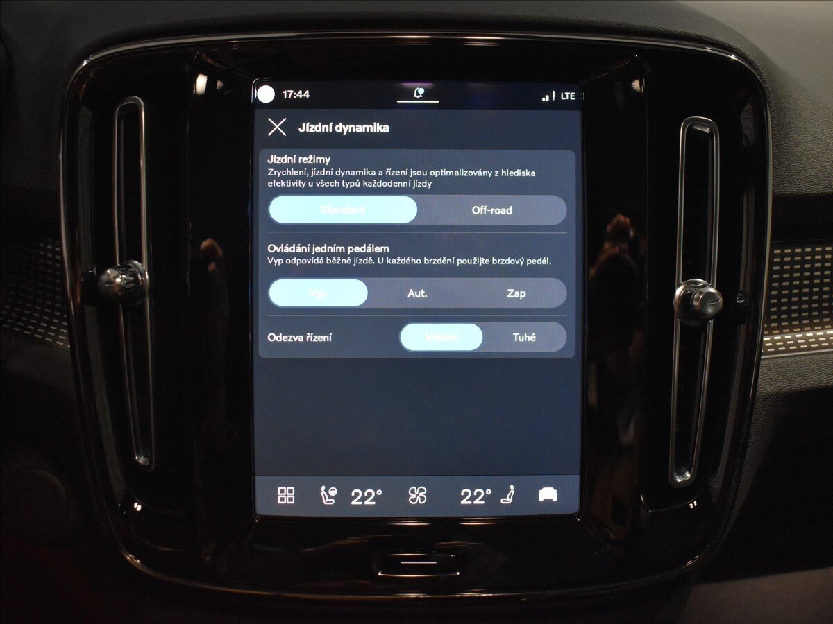 Volvo EC40 SUV / Terénní 0,0 185 kw