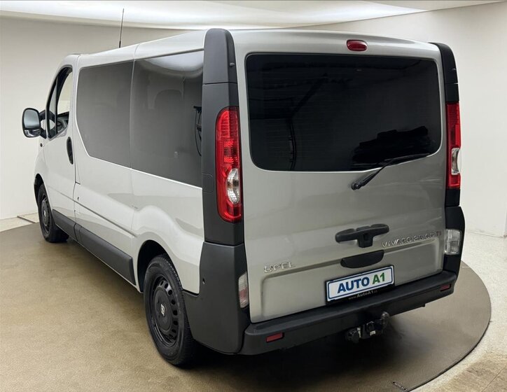 Opel Vivaro Kombi 2,5 l 107 kw