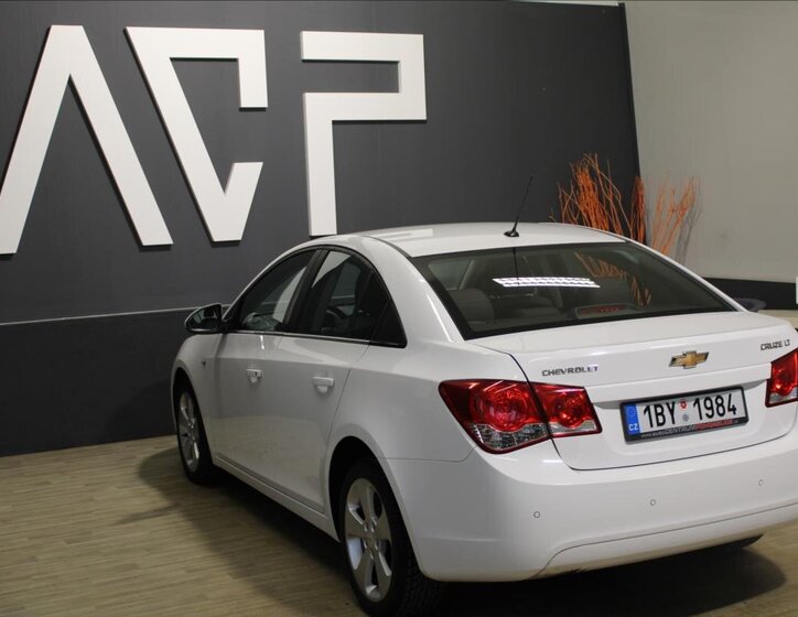 Chevrolet Cruze Sedan / Limuzína 2,0 l 120 kw