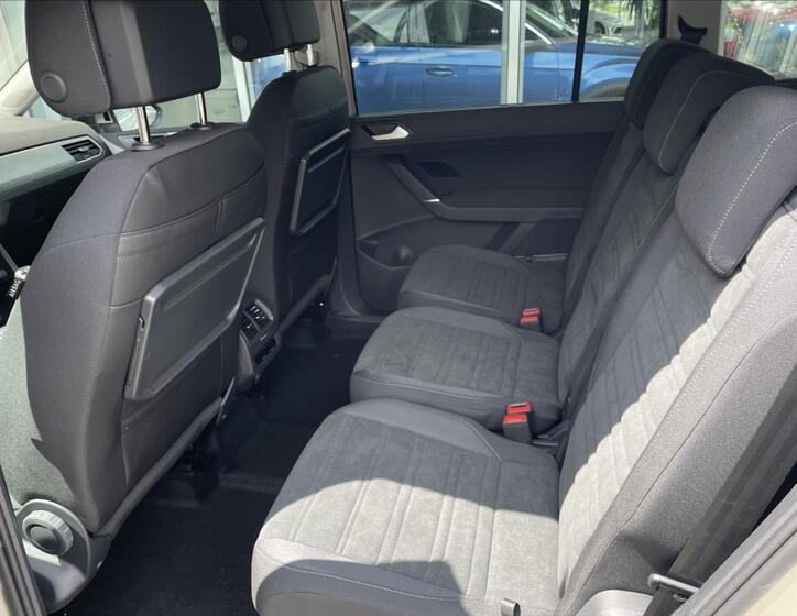 Volkswagen Touran 14
