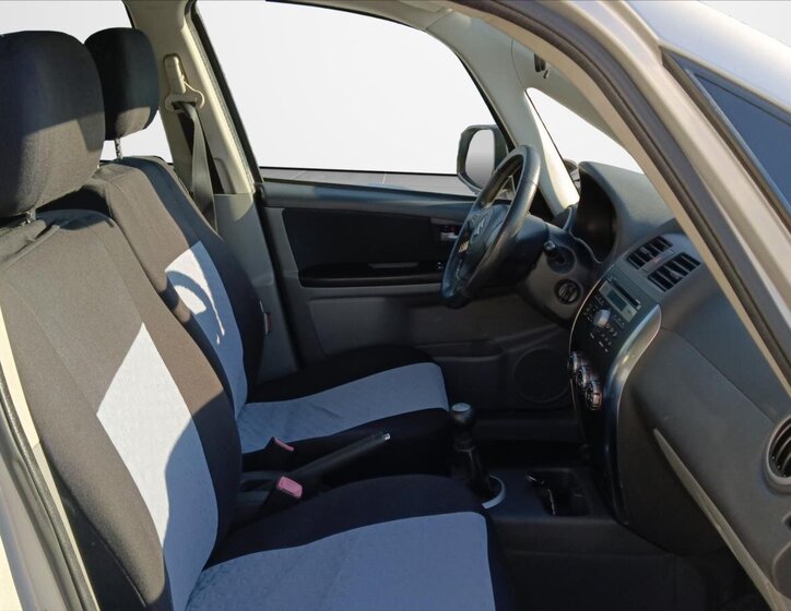 Suzuki SX4 16