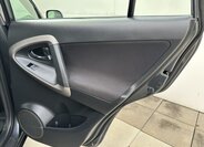 Toyota RAV4 SUV 2,2 l 100 kw