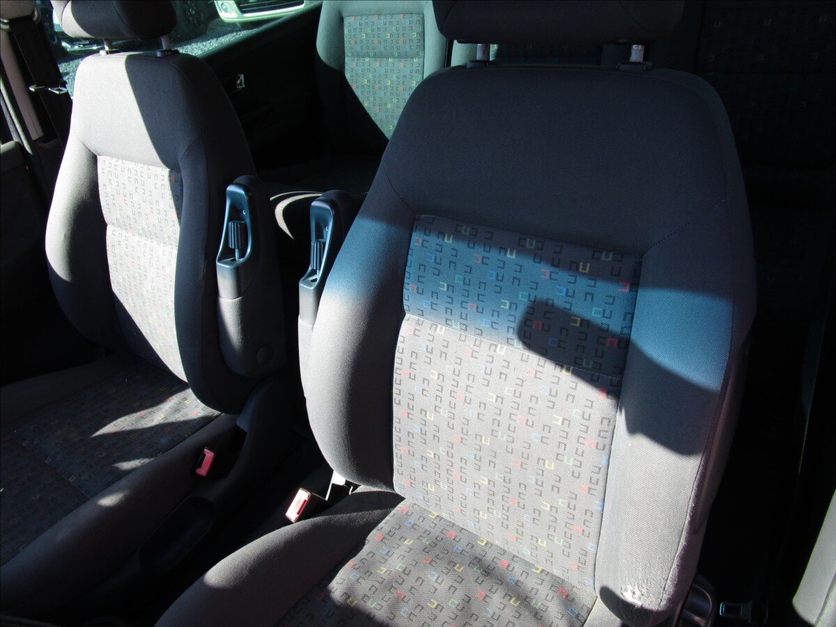 Volkswagen Sharan Kombi 1,9 l 85 kw