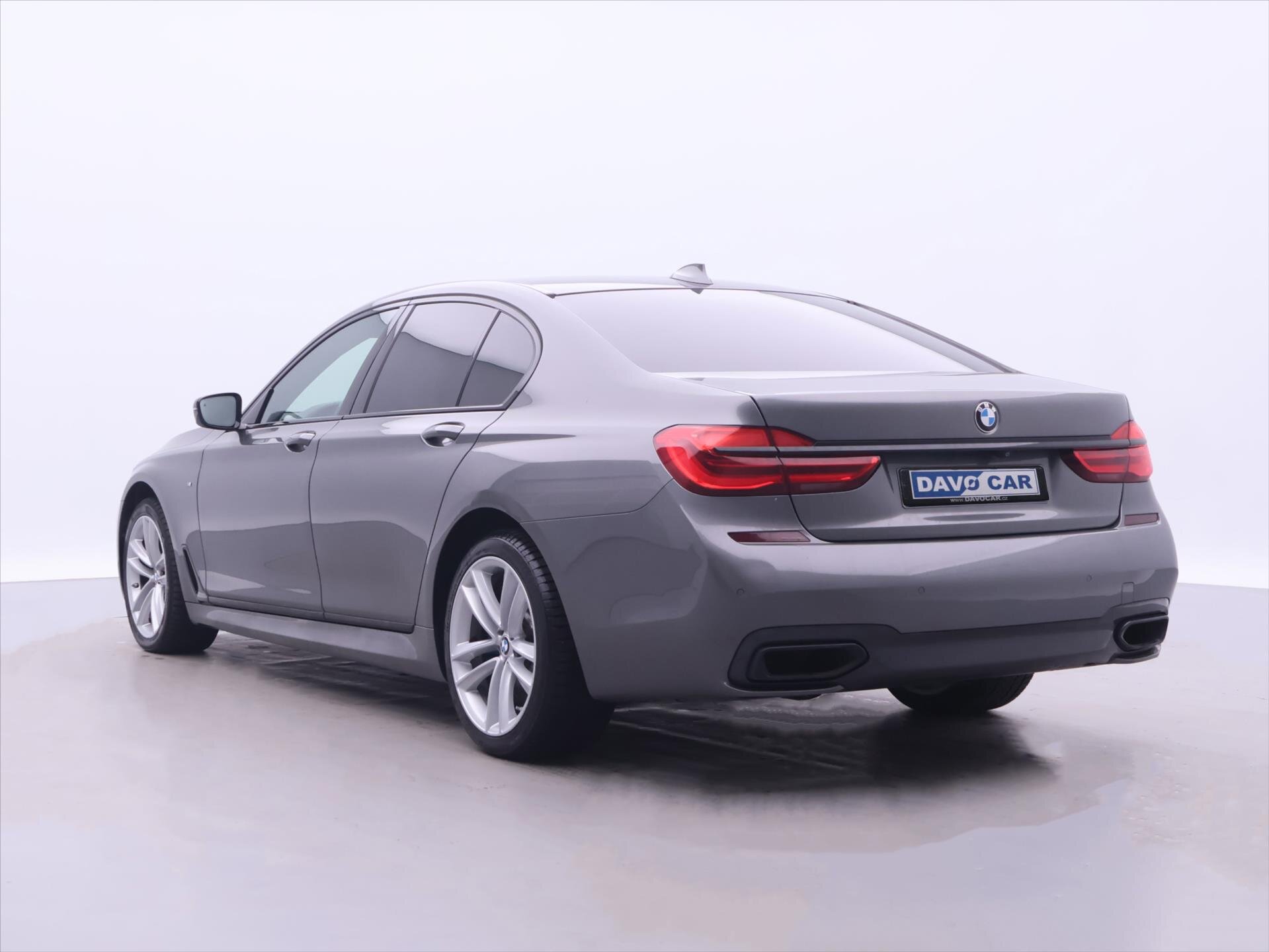 BMW Řada 7 Sedan / Limuzína 4,4 l 330 kw