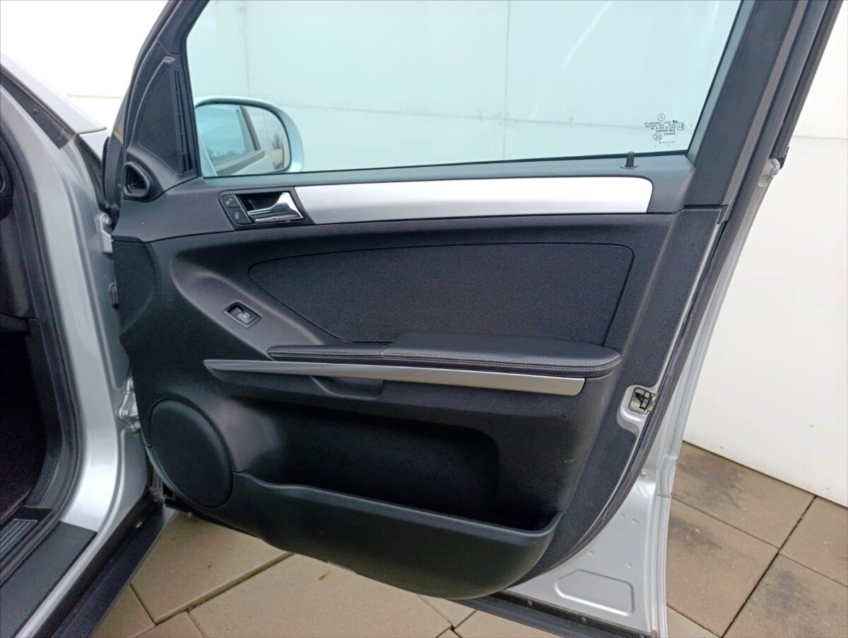 Mercedes-Benz Třídy M SUV 3,0 l 165 kw