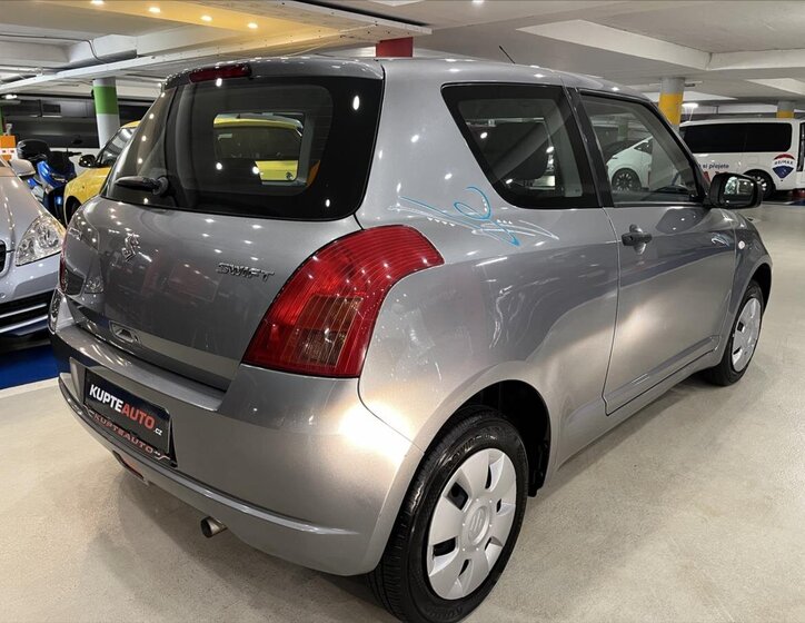 Suzuki Swift Hatchback 1,3 l 67 kw