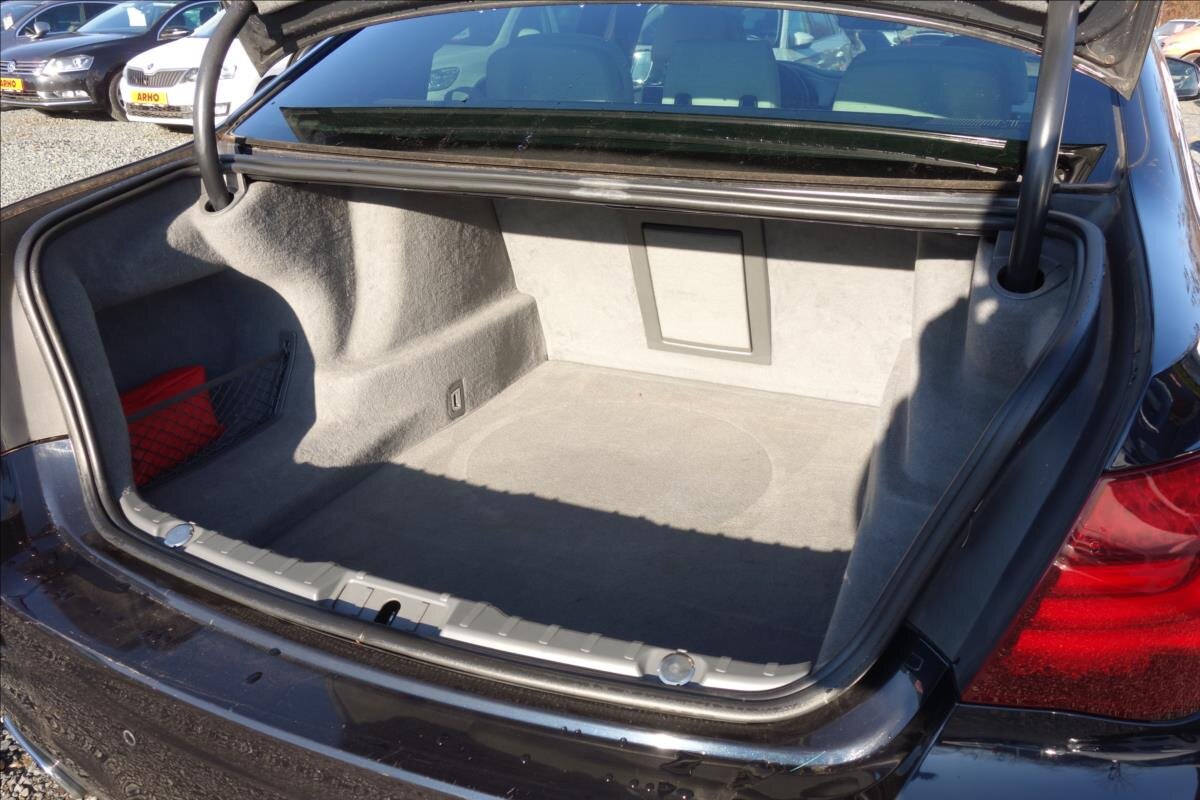 BMW Řada 7 Sedan 4,4 l 330 kw