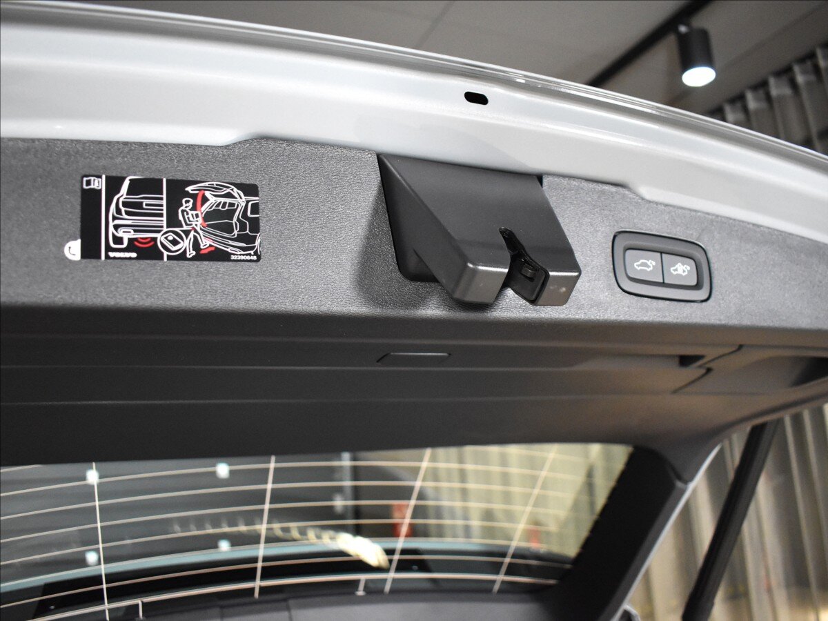 Volvo V60 Kombi 2,0 l 145 kw