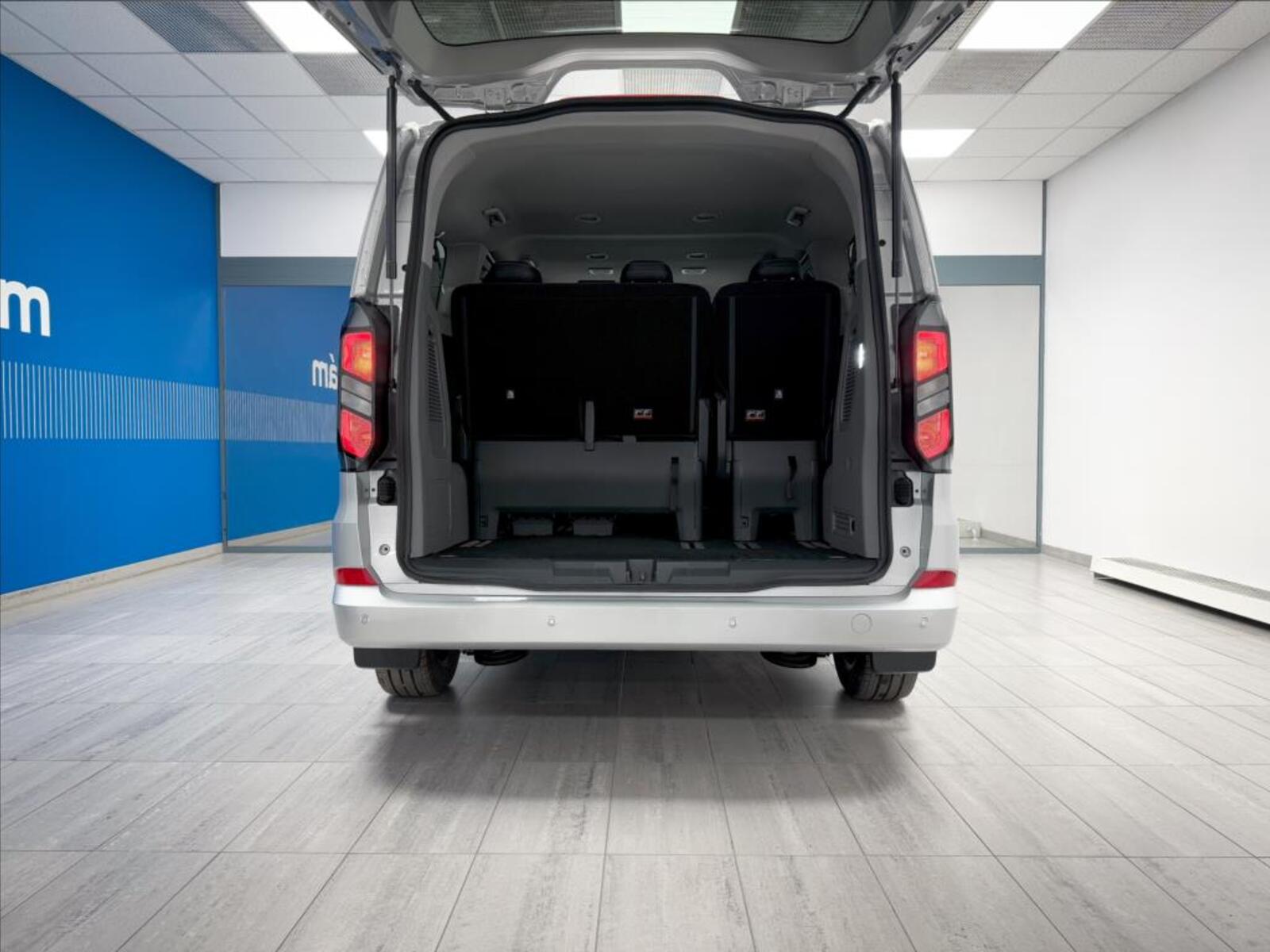 Ford Tourneo Custom 5