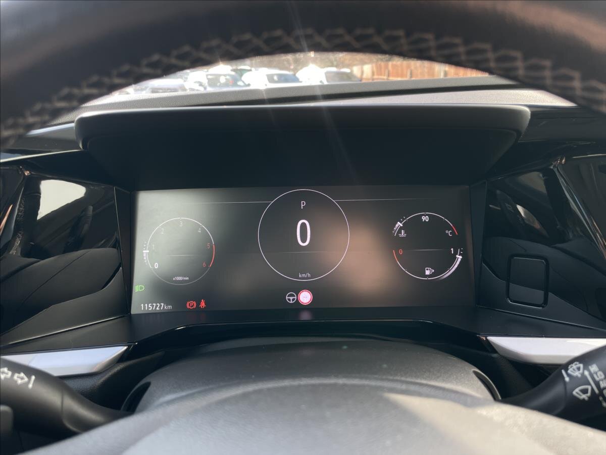 Opel Grandland SUV / Terénní 1,5 l 96 kw