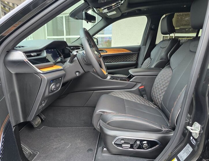 Jeep Grand Cherokee 9