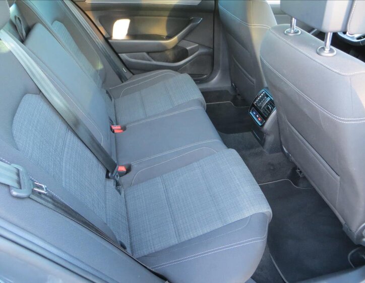 Volkswagen Passat Kombi 1,5 l 110 kw