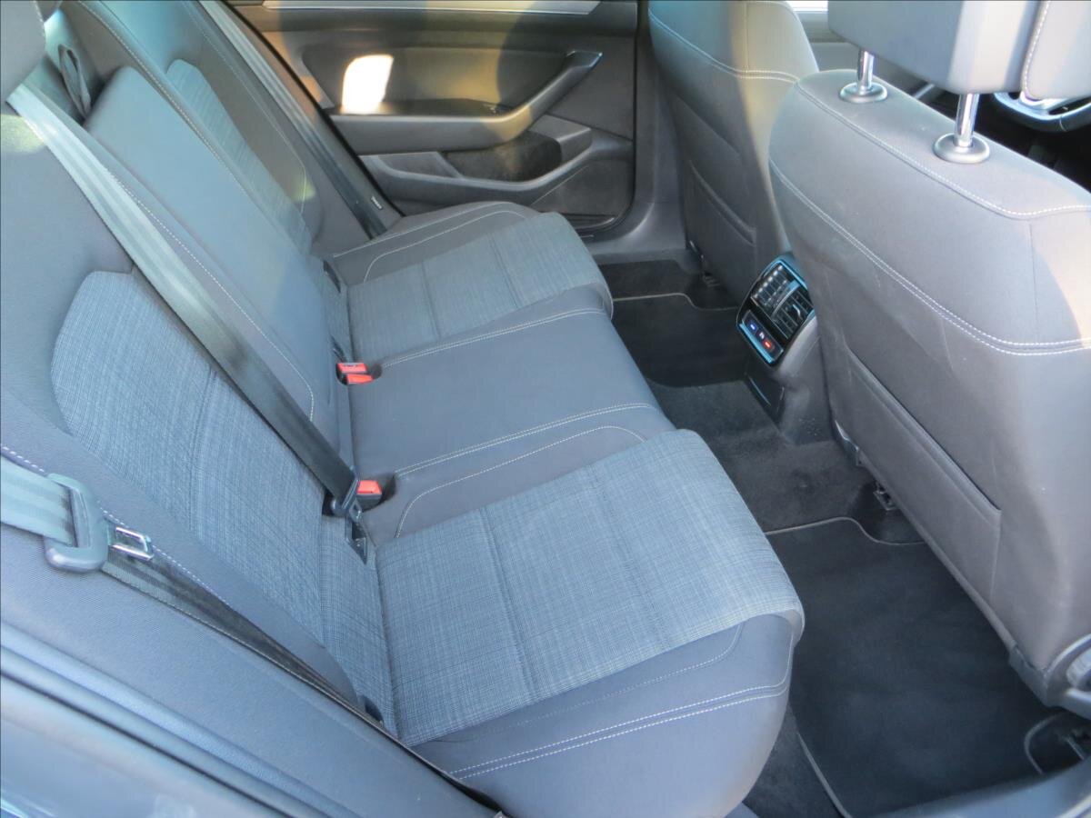 Volkswagen Passat Kombi 1,5 l 110 kw