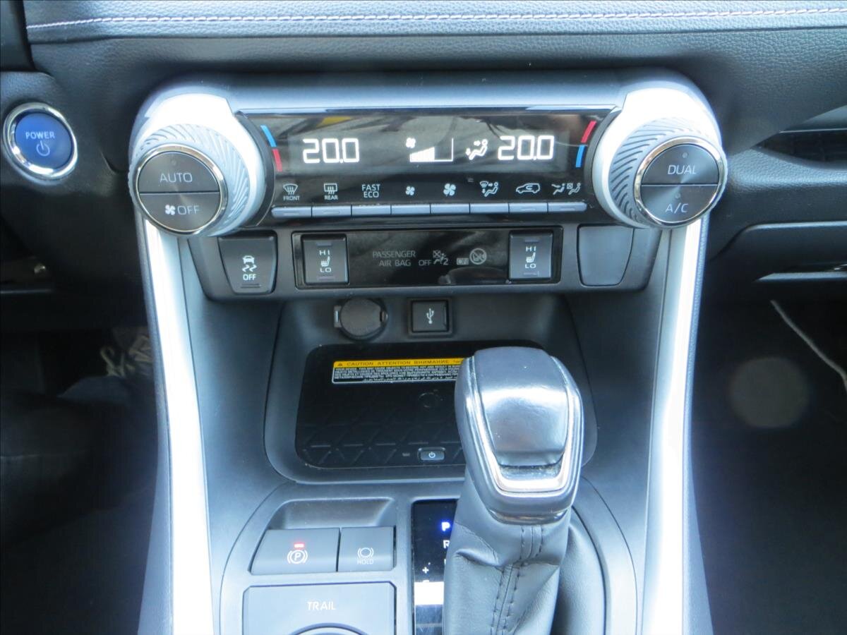 Toyota RAV4 SUV / Terénní 2,5 l 131 kw