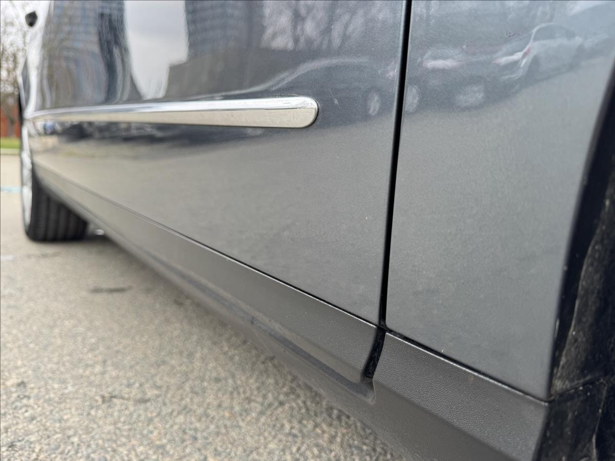 Volkswagen Passat Kombi 2,0 l 103 kw