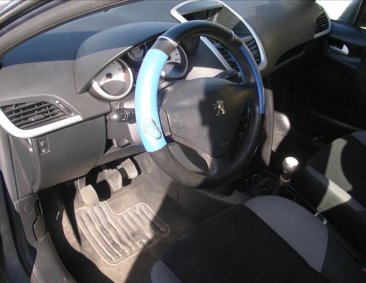Peugeot 207 5