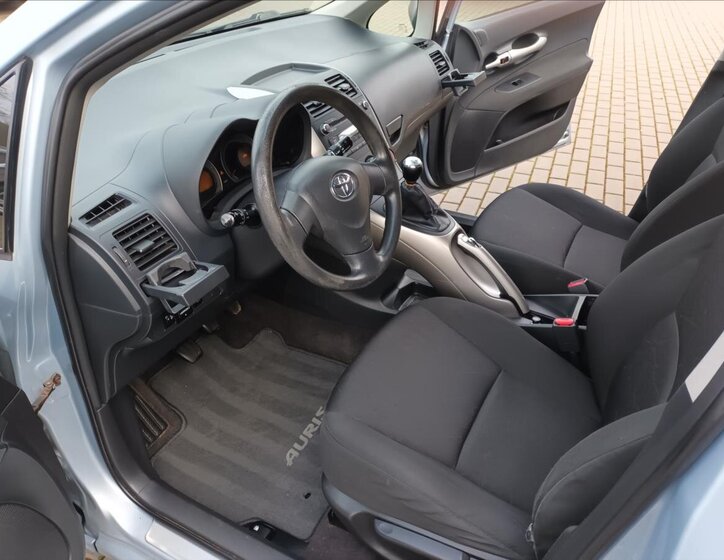 Toyota Auris Hatchback 1,4 l 66 kw