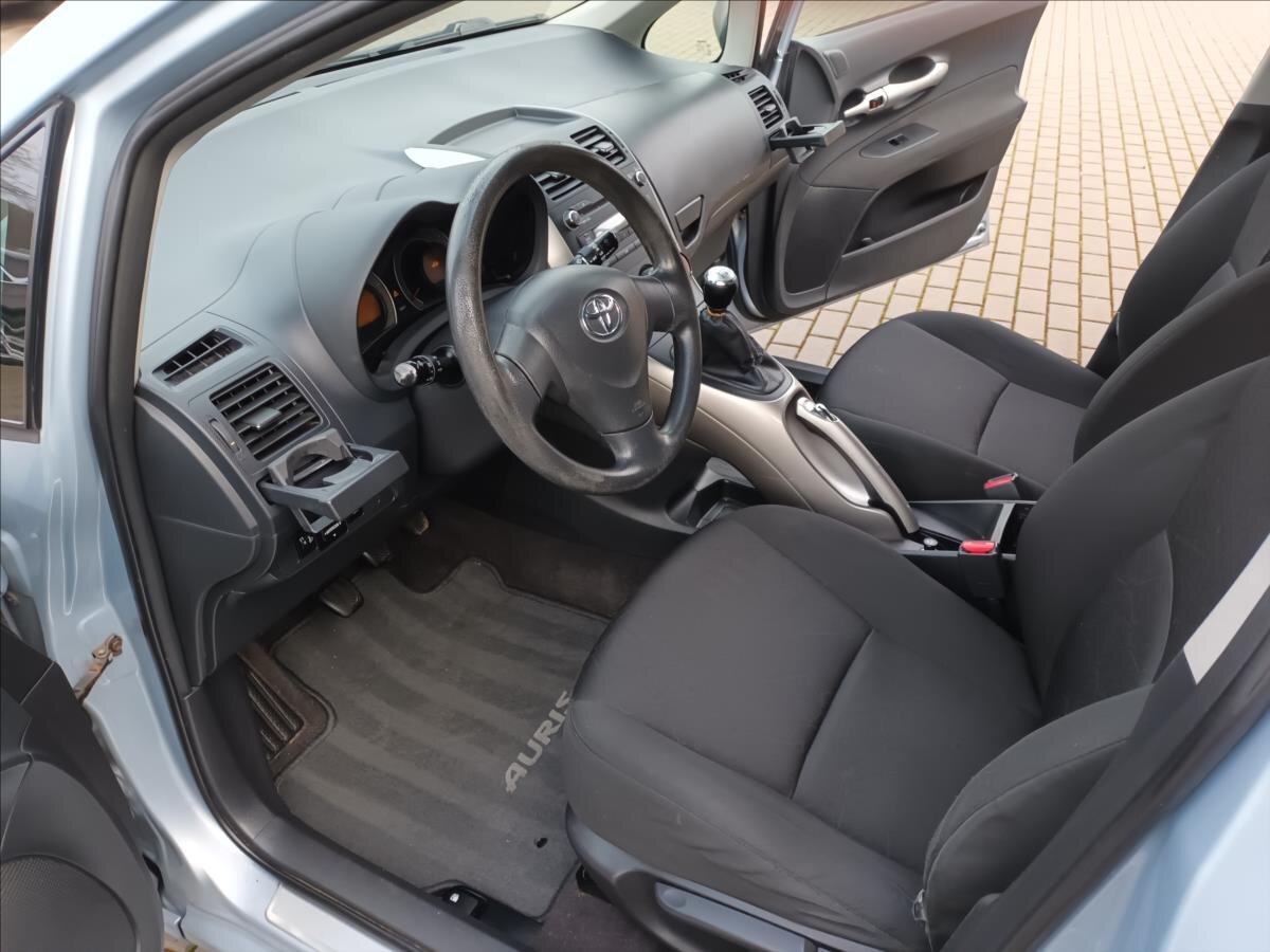 Toyota Auris Hatchback 1,4 l 66 kw