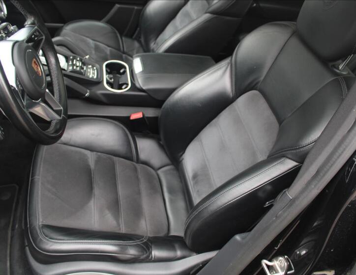 Porsche Cayenne SUV 4,1 l 283 kw