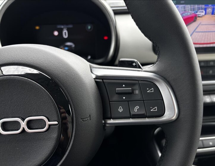 Fiat 600 SUV / Terénní 1,2 l 100 kw