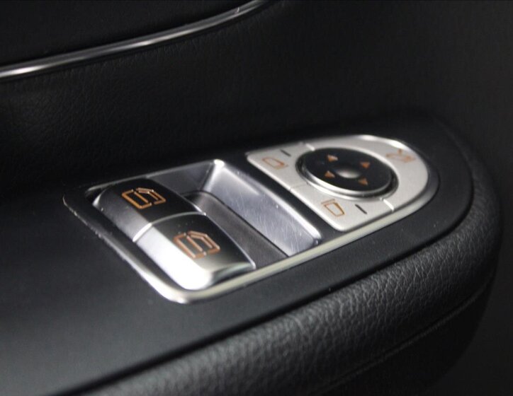 Mercedes-Benz Třídy V 17