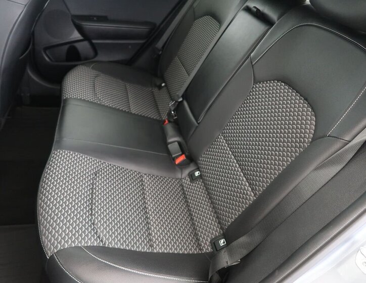 KIA XCeed SUV / Terénní 1,5 l 117 kw