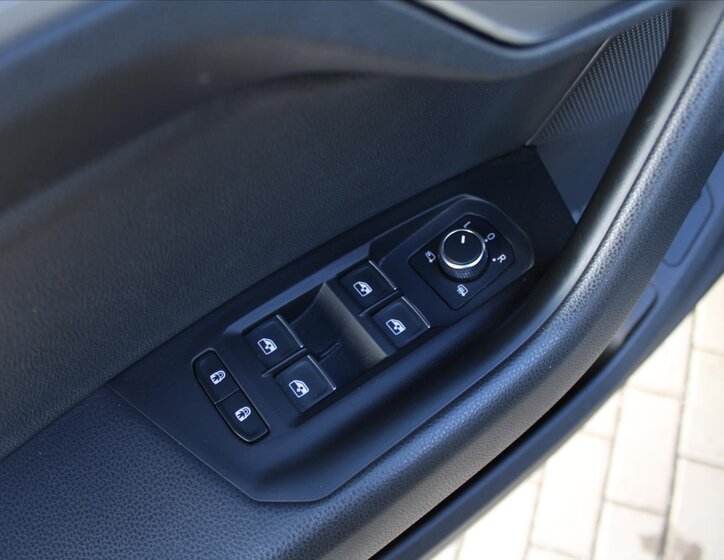 Volkswagen Touareg SUV / Terénní 3,0 l 170 kw