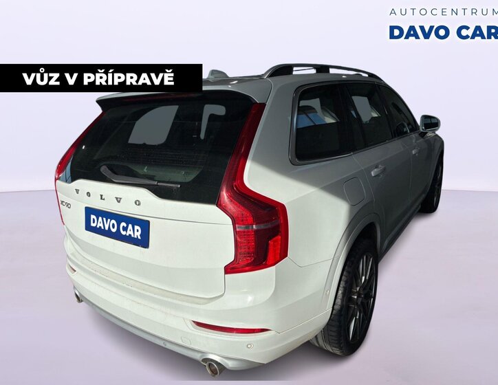 Volvo XC90 SUV / Terénní 2,0 l 140 kw