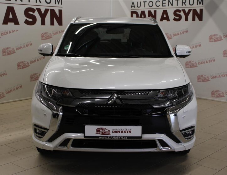 Mitsubishi Outlander SUV / Terénní 2,4 l 99 kw