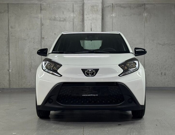 Toyota Aygo Hatchback 998,0 53 kw