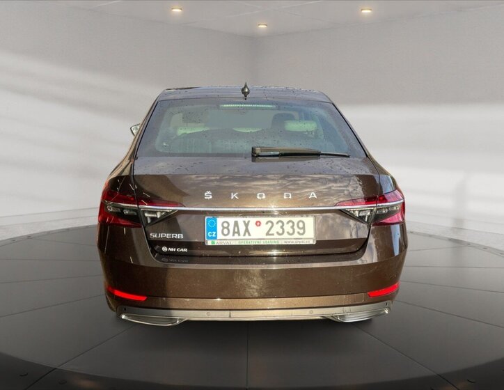 Škoda Superb Sedan / Limuzína 2,0 l 110 kw