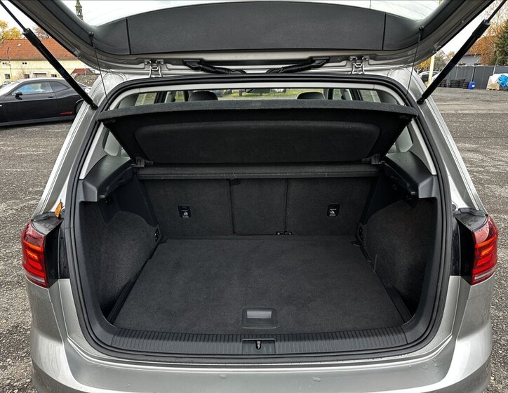 Volkswagen Golf Sportsvan Hatchback 1,5 l 110 kw